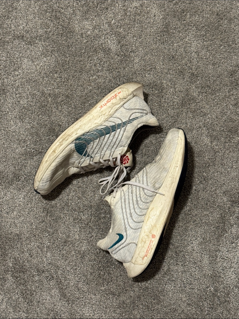 Nike Men’s Gray/Teal Athletic Running Shoes - Picture 2 of 5
